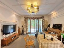 宇宙中心照母山 精装洋房 一楼带花园 住家舒适