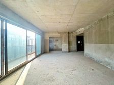 悦来轻轨站 板式跃层洋房 玻璃落地窗 现浇已做
