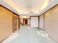 诚心卖 恒大三层的复式洋房 阳台封好了的 随时看房