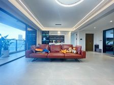 双轻轨品质洋房小区,大露台,大阳台,大横厅四房住家装修,急卖