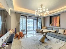 小区中间位置 品质标杆小区,人车分流,花园景观,近地铁。