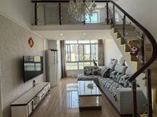 紧邻地铁南北通两房精装修 带阁楼 产权清晰 高楼层视野好