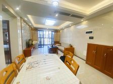 怡翠晋盛花园 房龄新 交通便捷 高楼层视野好 双卫 电梯房