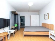 龙漕路地铁,2楼,朝南一室户,一梯三户,价格能大谈,看房随时