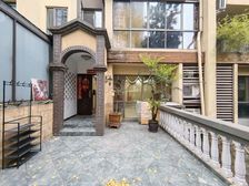 (实得300平+)精装联排别墅,装修费80万,带地下室车位