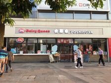 大学门口正对面 距离地铁20米距离 13米超大门头的展示效果