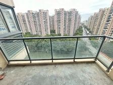 送产权车位,采光好,电梯中间楼层 ,视野无遮挡,房东急卖