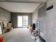 绿地象屿德馨嘉苑 3室2厅2卫 精装修 138万元