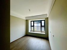 (第二排,好楼层)(全新装修,从未住人)(送车位!)