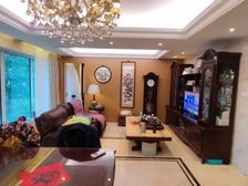 小区单价醉便宜的一套4房 业主自荐 送产权车位 单价8W多点