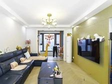 万达商圈绿地海域观园3室2厅 户型方正 边靠商圈 交通便利