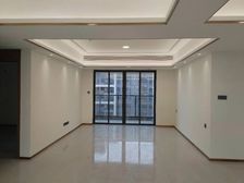 店长重点推荐!鸿瑞壹品 220万 4室2厅2卫 精装修,环境