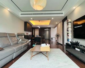 豪景2期V1一边套在售4房 东边户 业主 打新 出价就签