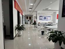 403平,多隔断带家具,7000元,好房,密码锁随看