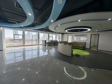 出租422平!大玻璃门 有隔断 户型敞亮随时看房