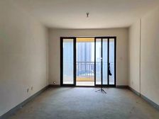 鑫苑世家(西区)四房,清水毛坯,南北通透,带储藏室,中间楼层