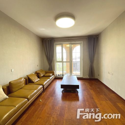 (专做香江)简单装修上叠 三卧朝南 诚意出租!