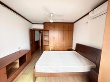 电梯中区大三房 三房朝南采光佳 门口繁华路段配套齐全