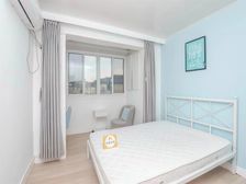 一梯两户南北通透,低总价三室一厅,位置安静,地铁四百 !!