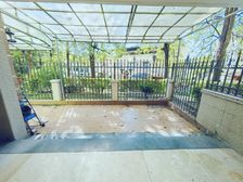 翡翠山湖 4室2厅2卫 精装修 180万元 158平米