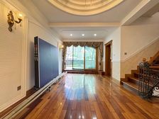 杨家坪 豪宅 顶跃 带超大露台 全实木 装修保护很好