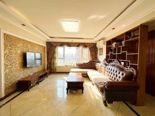 新上|精装三室|嘎嘎干净|中间楼层|近中东市场|中日联医院|