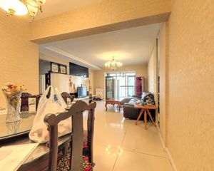 翡翠海湾 3室1厅 北