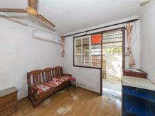 带采光天井,一梯三户,两房朝南,环境优美,交通便利,居家装修