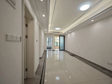 小区环境好,有观江台,楼龄新楼间距大,生活配套齐全,出行便利