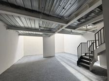 使用170平米,上下三层跃墅,带装修,采光充足,已改造好