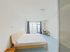 急售!改善复试,南北通透三居室,采光视野不错。