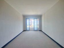 中粮品质小区,近地铁,巴薯包包,业主急售,朝南朝中庭。