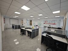 凌奥商圈地铁5号线 南北通透 视野采光好 定制装修 配套家具