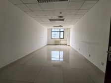 开间户型 可定制装修 配置办公家具 随时可用 有公共会议室