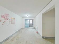 新出双南两房,户型方正,业主诚心出售,诚心卖看房方便!
