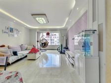 三室明厅.采光好.出行方便.配套设施齐全