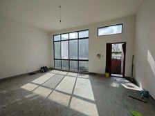 开发商内部保留,东边套,送100平地下室200花园,随时看