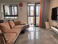 超好的地段 精装修全新包税有学位随时可看看中价格可商业主急卖