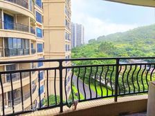 急售精装两房,带燃气,近市场,近沙滩!十里银滩水蓝天。