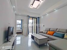 无中介费 临地铁 精装可拎包入住 小三居 医疗配套成熟