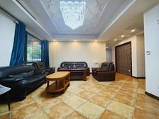 隆鑫花漾湖 5室2厅3卫 简单装修 185万元