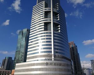 港陆广场,高区整层,年租230万,回报6.7%,低价出售!