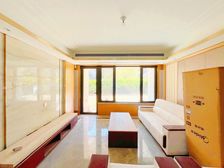 北龙湖足球公园旁 正商珑湖上镜精装四房一楼带院子带精装地下室