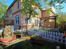 橘郡(水印长滩)温泉河畔 二百多庭院小联排 温馨幽静好生活