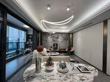 (首付低7万)彩云湖现房,99平大横厅3房,坡区核心成熟区
