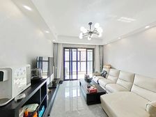 湖东热卖 新装修大三房 好楼层有书包 实地看有效果 联系我