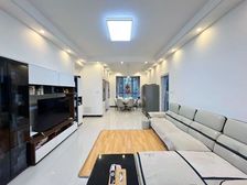 近公园 商场 小区大 环境好 看房方便