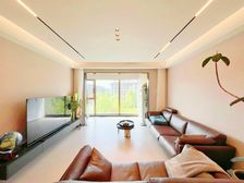 北龙湖南岸上师大旁 美林上苑精装修四房 诚心卖随时可看房子