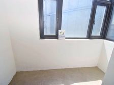 房子是清水毛坯,南北通透 中间楼层