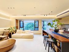 刘家坪豪装洋墅 带车位 装修保持 拎包入住 业主诚心出售